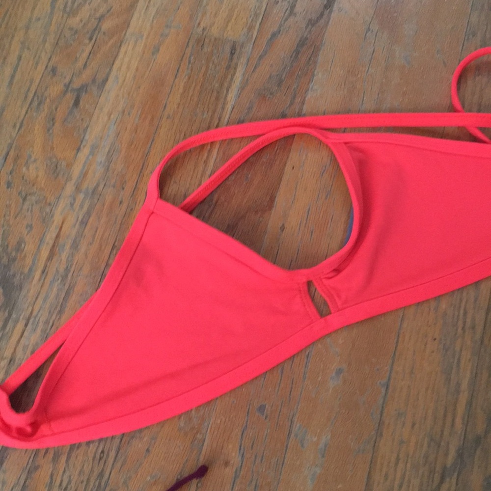 PLEASE BUY*** Jolyn Vent Top Medium